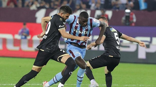 Trabzonspor'un golü öncesi faul var mı? Erman Toroğlu açıkladı!