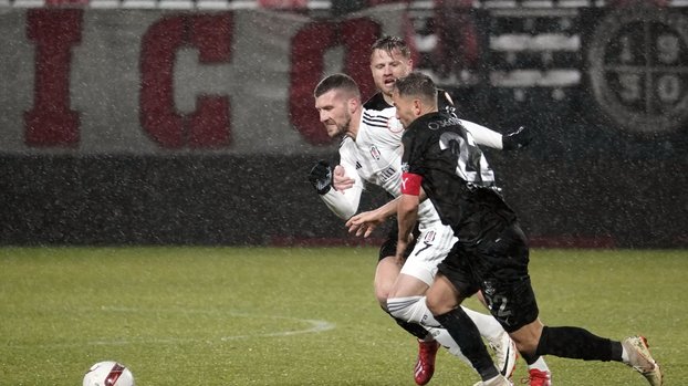 Erman Toroğlu o pozisyonu değerlendirdi! Net kırmızı kart