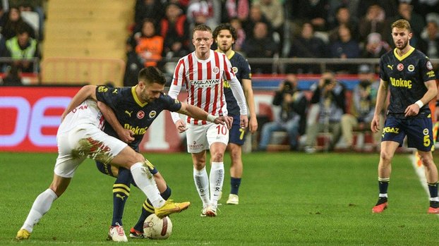 Erman Toroğlu'dan flaş sözler! Sahada hırsız var