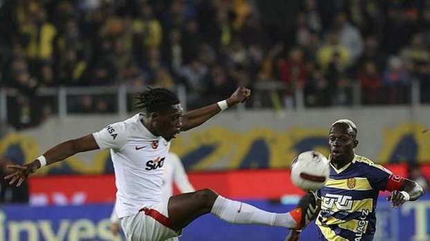 Galatasaray'ın iptal edilen golü öncesi faul var mı? Erman Toroğlu yorumladı!