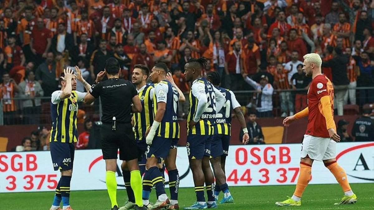 Hem hakemi hem Galatasaray'ı yendi Erman Toroğlu'dan flaş yorum!