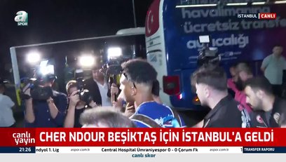 >Beşiktaş'ın kiralık olarak kadrosuna kattığı Cher Ndour İstanbul'a geldi! İşte o görüntüler...